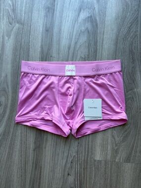 Calvin Klein | Icon Logo Microfiber Stretch Low Rise Trunk in Pink (Small)